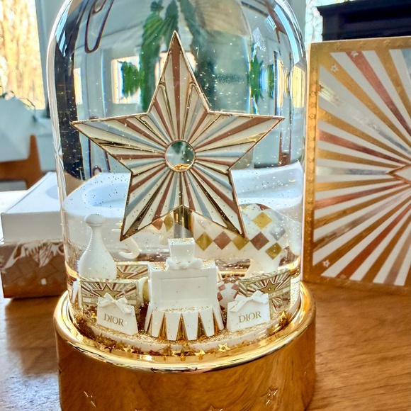 2025 Dior Circus of Dreams Snowglobe NEW IN BOX; SEALED; GIFTABLE - Picture 8 of 12